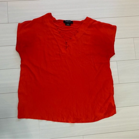Michel Studio Size X Red V-Neck with Buttons Short Sleeve Tee - Picture 2 of 7